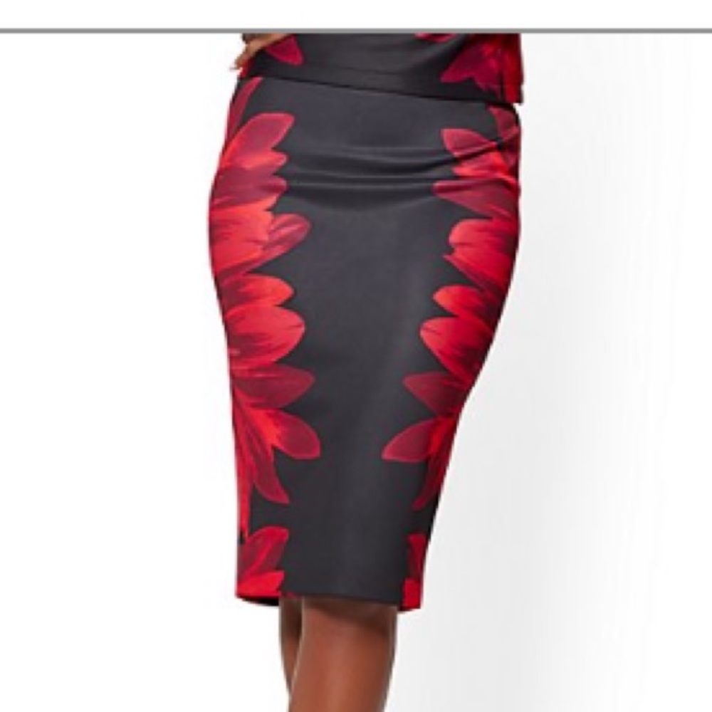 Black floral pencil skirt!